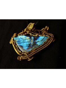 Anh&auml;nger No. 31 Jugendstil Labradorit in Messingdraht 60 g 95 mm