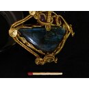 Anh&auml;nger No. 31 Jugendstil Labradorit in Messingdraht 60 g 95 mm