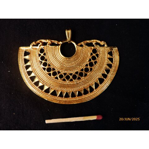 Replik 16 Anh&auml;nger kosmologische Figur Goldmuseum Bogota 80 x 50 mm