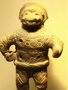 Replik 27 Anh&auml;nger kosmologische Figur Goldmuseum Bogota 45 x 50 mm