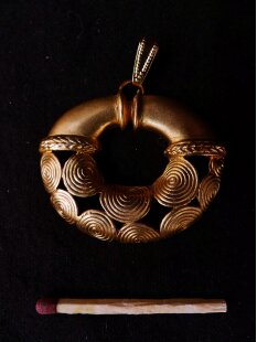 Replik 28 Anh&auml;nger kosmologische Figur Goldmuseum...