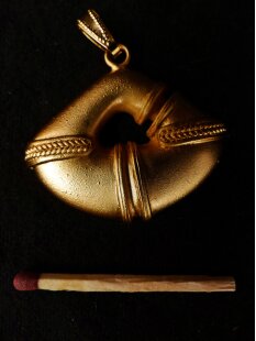 Replik 32 Anh&auml;nger kosmologische Figur Goldmuseum...