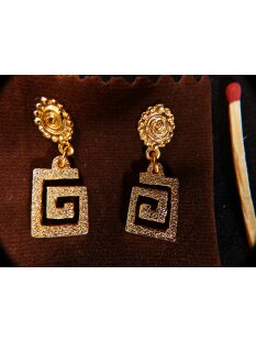 1 Paar Ohrstecker No.50 vergoldet astrologisches Motiv...