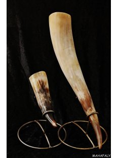 eleganter Tischst&auml;nder f&uuml;r Horn Nirostastahl pulverlackiert made in Germany