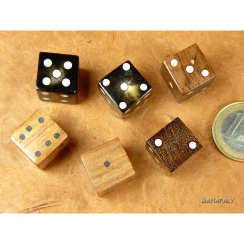1 x W&uuml;rfel aus Horn, Knochen oder Holz 15 mm