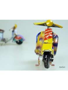 Motorroller Vespa = 8 cm Code B