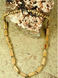 Hornkette Hiaja braun 70 cm - 50% reduziert