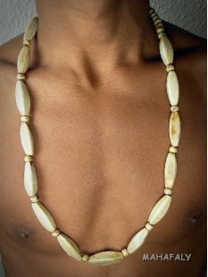 Hornkette Hantasoa hellbraun gedampft 75 cm - 50% reduziert