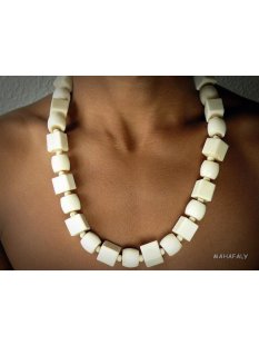 Knochenkette Kakerim = Code G