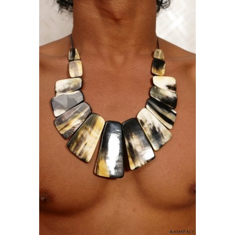 Hornkette Hantomoka natur gemasert poliert = Code K