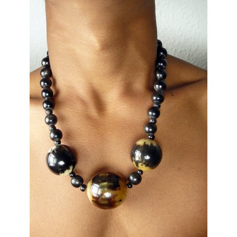 Hornkette Hantuhara gemasert poliert 55 cm = Code L