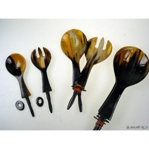 Horn Salatbesteck. Oberteile = Code F