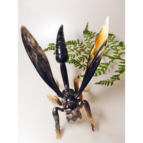 Hornfigur Stechwespe einmaliges Sammlerst&uuml;ck L&auml;nge 28 cm = Code L