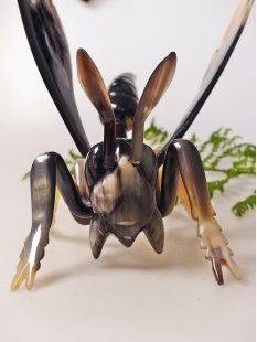 Hornfigur Stechwespe einmaliges Sammlerst&uuml;ck L&auml;nge 28 cm = Code L