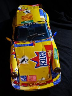 Porsche 911 Targa aus bunten Werbedosen M 1:10  L 50 cm