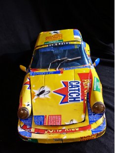 Porsche 911 Targa aus bunten Werbedosen M 1:10  L 50 cm