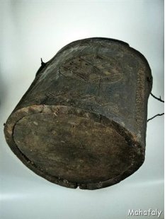 AF23 Zafimaniry Reisbeh&auml;lter Artefakt der Betsileo 40 cm ca. 1960