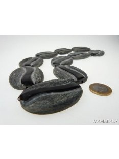 Hornscheibe Form Blatt grau matt und teilpoliert 55 x 40 mm