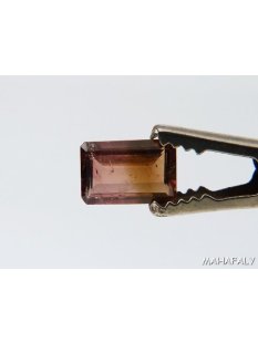 T002 polychromer Madagaskar Turmalin facettiert. 2 carat.