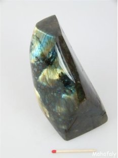 LA02 Labradorit Madagaskar  polychrom Freeform poliert 790 g