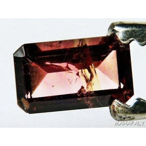 T007 polychromer Madagaskar Turmalin facettiert. 2,2 Carat.