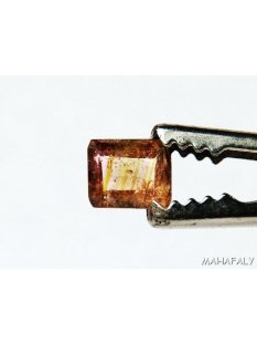 T034 polychromer Madagaskar Turmalin facettiert. 1,0 Carat.