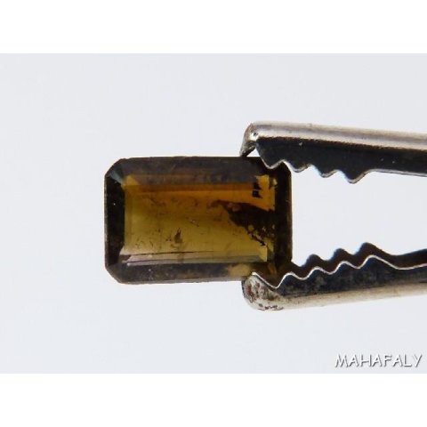 T078 polychromer Madagaskar Turmalin facettiert. 1,7 Carat.