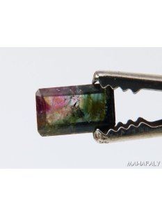 T079 polychromer Madagaskar Turmalin facettiert. 1,8 Carat.