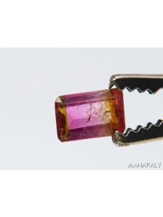 T106 polychromer Madagaskar Turmalin facettiert. 1,6 Carat.