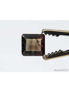 T111 polychromer Madagaskar Turmalin facettiert. 2,15 Carat.