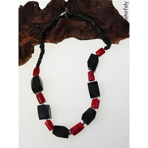 Horn/Korallenkette Rakoto 54 cm = Code J