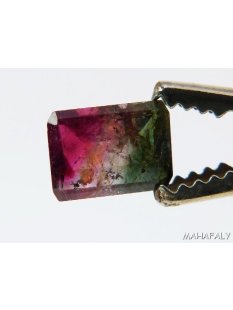 T129 polychromer Madagaskar Turmalin facettiert. 2,45 Carat.