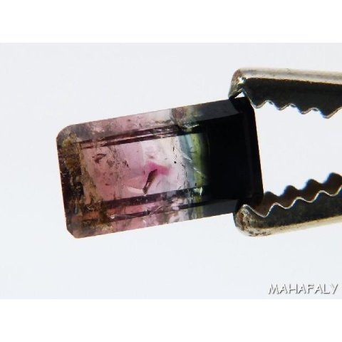 T130 polychromer Madagaskar Turmalin facettiert. 2,65 Carat.