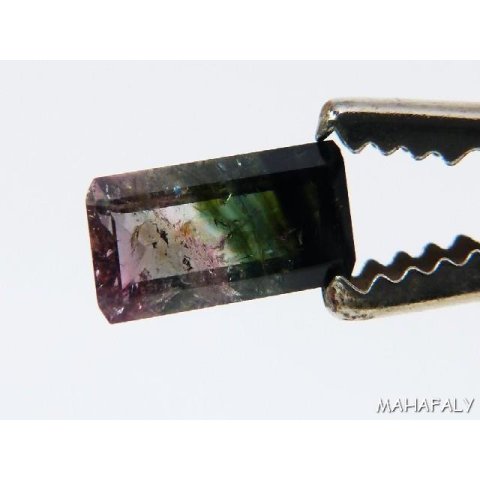 T131 polychromer Madagaskar Turmalin facettiert. 2,10 Carat.