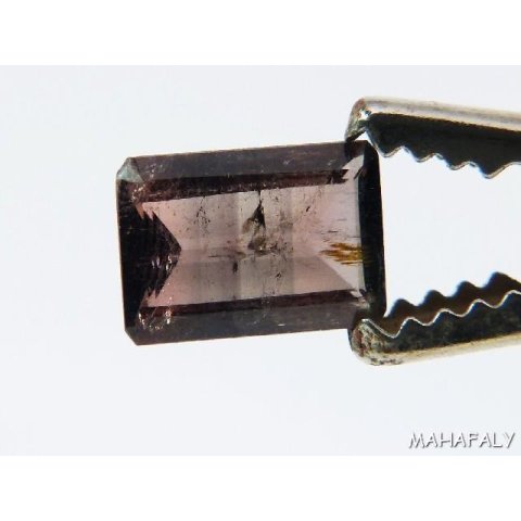 T134 polychromer Madagaskar Turmalin facettiert. 2,45 Carat.