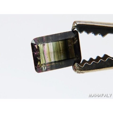 T138 polychromer Madagaskar Turmalin facettiert. 1,45 Carat.