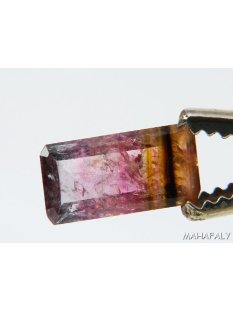 T149 polychromer Madagaskar Turmalin facettiert. 3,50 Carat.