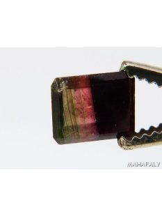 T169 polychromer Madagaskar Turmalin facettiert. 4,45 Carat.