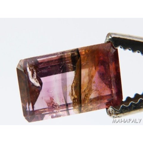 T173 polychromer Madagaskar Turmalin facettiert. 7,90 Carat.