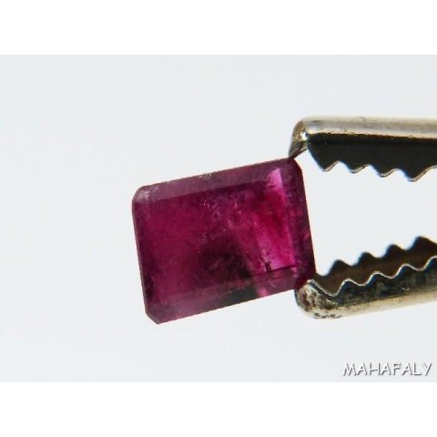 T182 Rubellit Madagaskar Turmalin facettiert. 1,60 Carat.