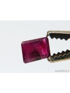 T182 Rubellit Madagaskar Turmalin facettiert. 1,60 Carat.