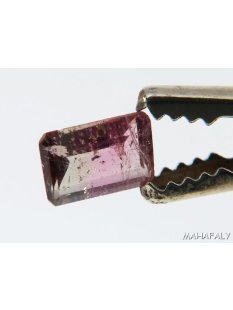T191 polychromer Madagaskar Turmalin facettiert. 1,50 Carat.