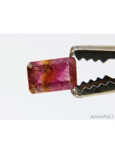 T192 polychromer Madagaskar Turmalin facettiert. 1,25 Carat.