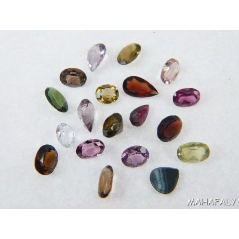 polychrome Madagaskar Turmaline facettiert im LOT. 25,00 Carat. TFL470