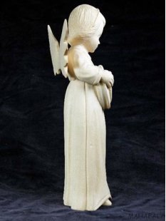 Skulptur Engel mit Trommel wei&szlig;es Fanazava Holz 25 cm = Code K (N12)