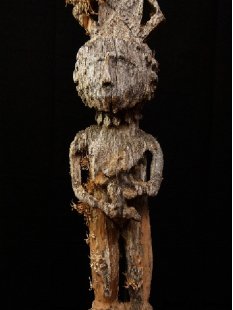 AL26 original AloAlo Grabstele der Mahafaly antik Pirogge mit Besatzung 200 cm ca. 1900