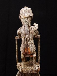 AL53 original AloAlo Grabstele der Mahafaly antik Beamter 175 cm ca. 1930