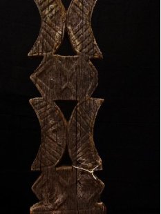 AL53 original AloAlo Grabstele der Mahafaly antik Beamter 175 cm ca. 1930