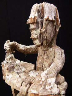 AL53 original AloAlo Grabstele der Mahafaly antik Beamter 175 cm ca. 1930