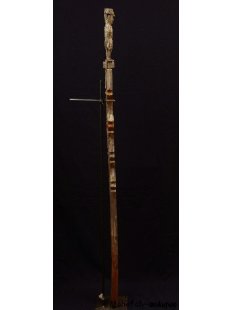 AL113 original AloAlo Grabstele der Mahafaly antik, 2 Gendarmen 177 cm.